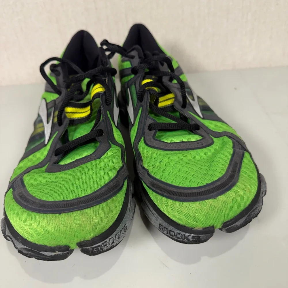 Brooks Trail Shoes, Racing Flats, and Barefoot-Style Shoes Men Size 11‎